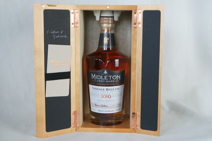 Midleton Very Rare Vintage Release 2019, Vintage release is a masterfully blended Irish whiskey from distillates laid down at Midleton Distillery.