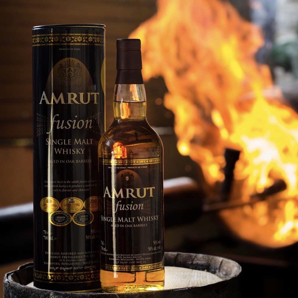 Amrut Fusion Single Malt Whisky, A slight struggle here as the mouthfeel gets a bit puffy here with the dry peat and oak.